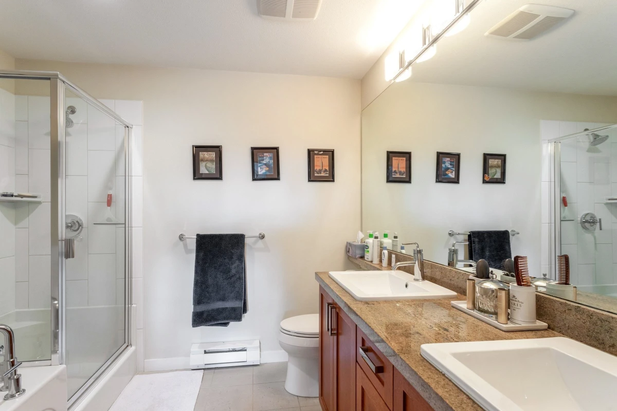 Powder Room Photo of 774 Orwell Street, North Vancouver, BC