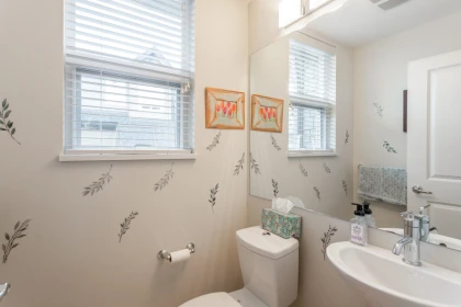 Walk-In Closet Photo of 774 Orwell Street, North Vancouver, BC