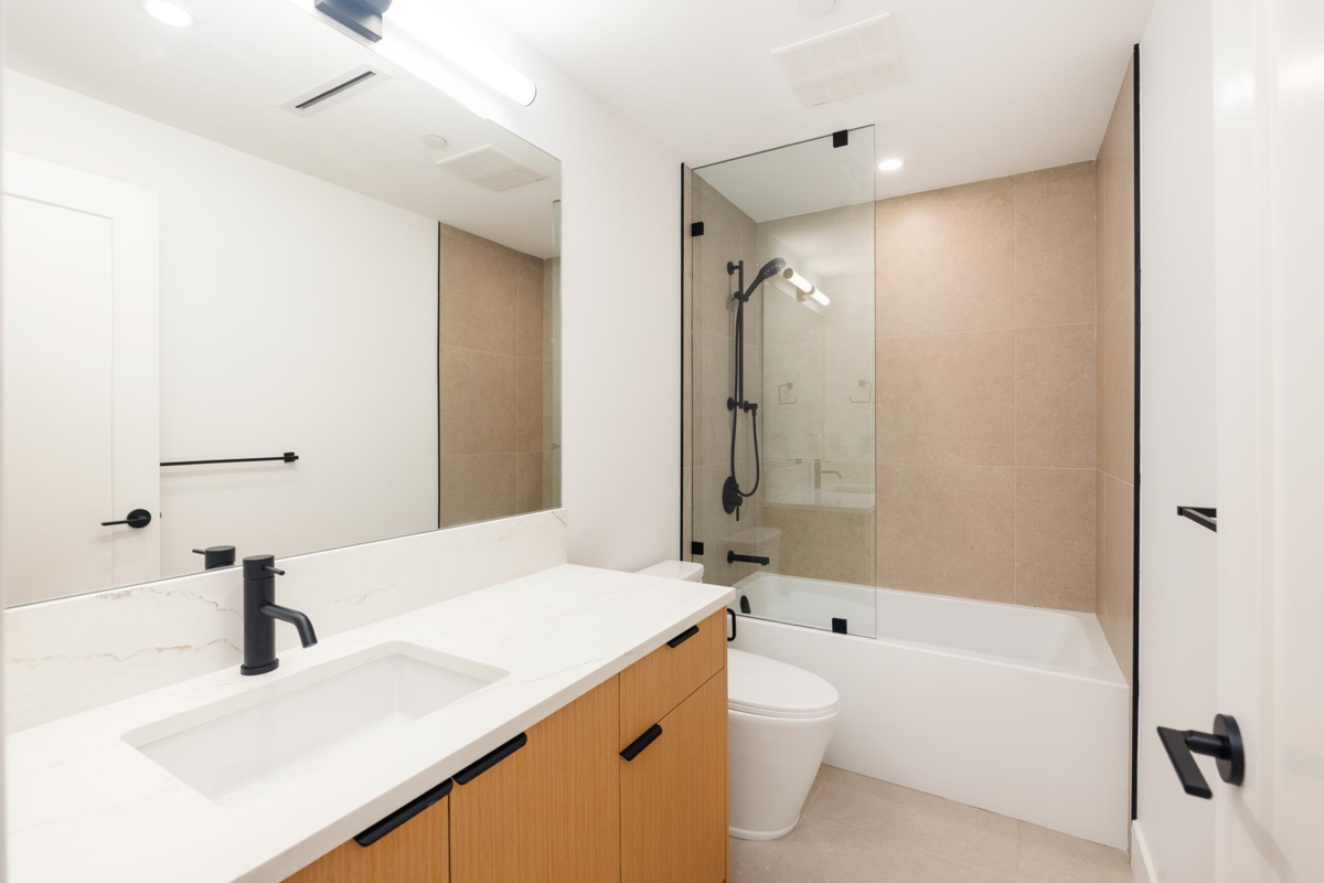 Bedroom 3 Photo of 263 W 6th Street, North Vancouver, BC