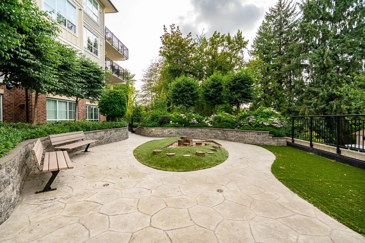 Garden / Landscaping Photo of 204 12367 224 Street, Maple Ridge, BC