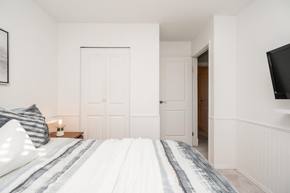 Laundry Room Photo of 6489 108a Street, Delta, BC