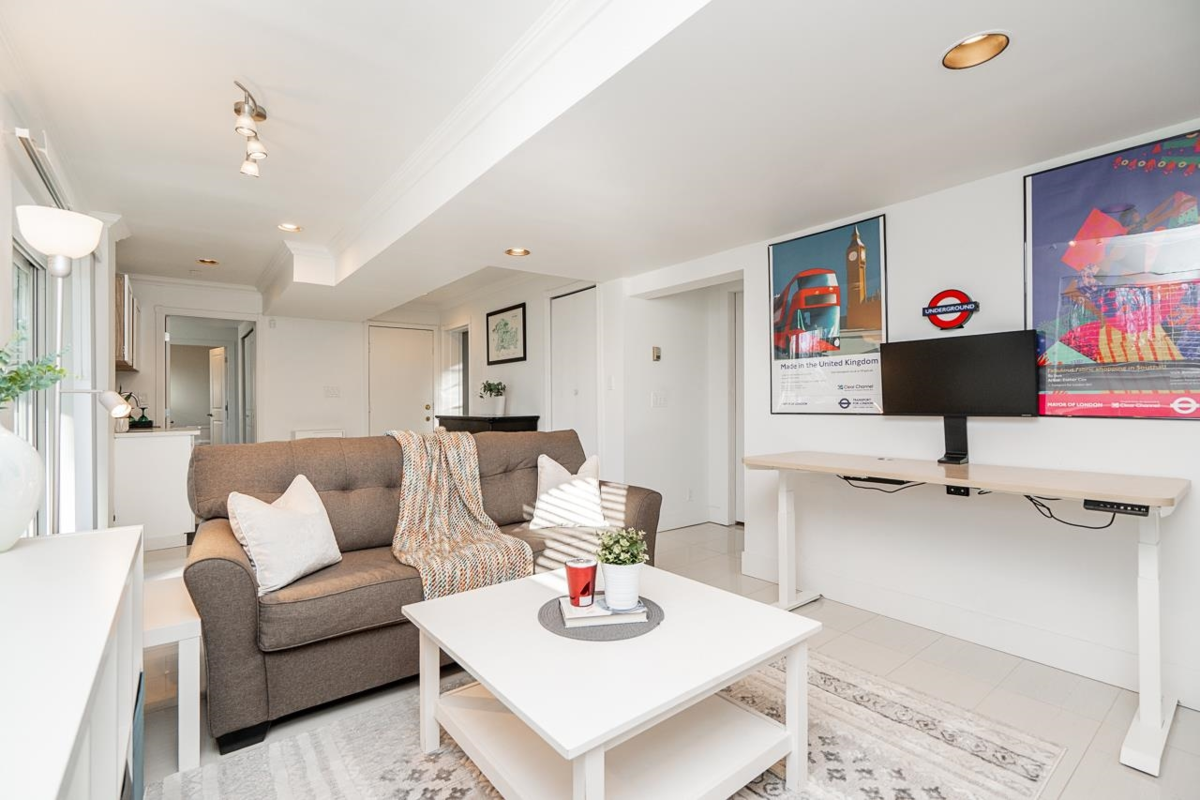 Swimming Pool Photo of 6489 108a Street, Delta, BC