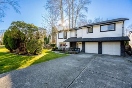 6489 108a Street, Delta, BC, Sunshine Hills Woods — 4 bed single family residence for sale