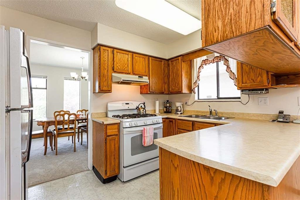 Kitchen Island Photo of 9092 Hardy Road, Delta, BC