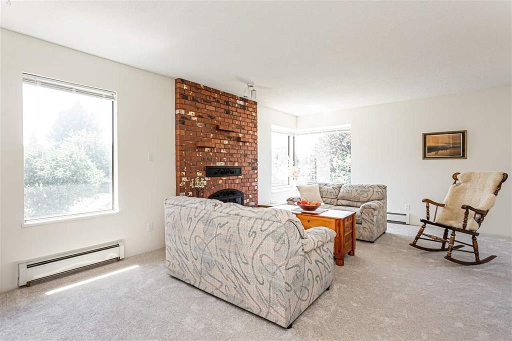 Kitchen Photo of 9092 Hardy Road, Delta, BC