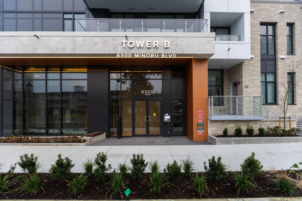 Swimming Pool Photo of 927 6300 Minoru Boulevard, Richmond, BC