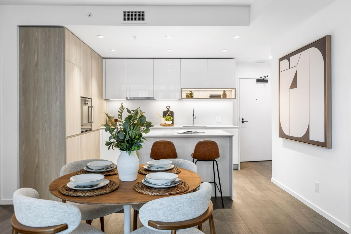 Walk-In Closet Photo of 927 6300 Minoru Boulevard, Richmond, BC