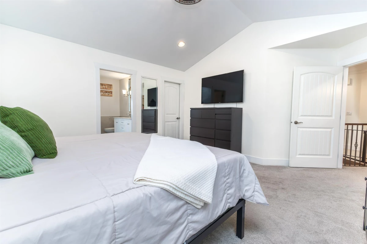 Laundry Room Photo of 7301 196a Street, Langley, BC