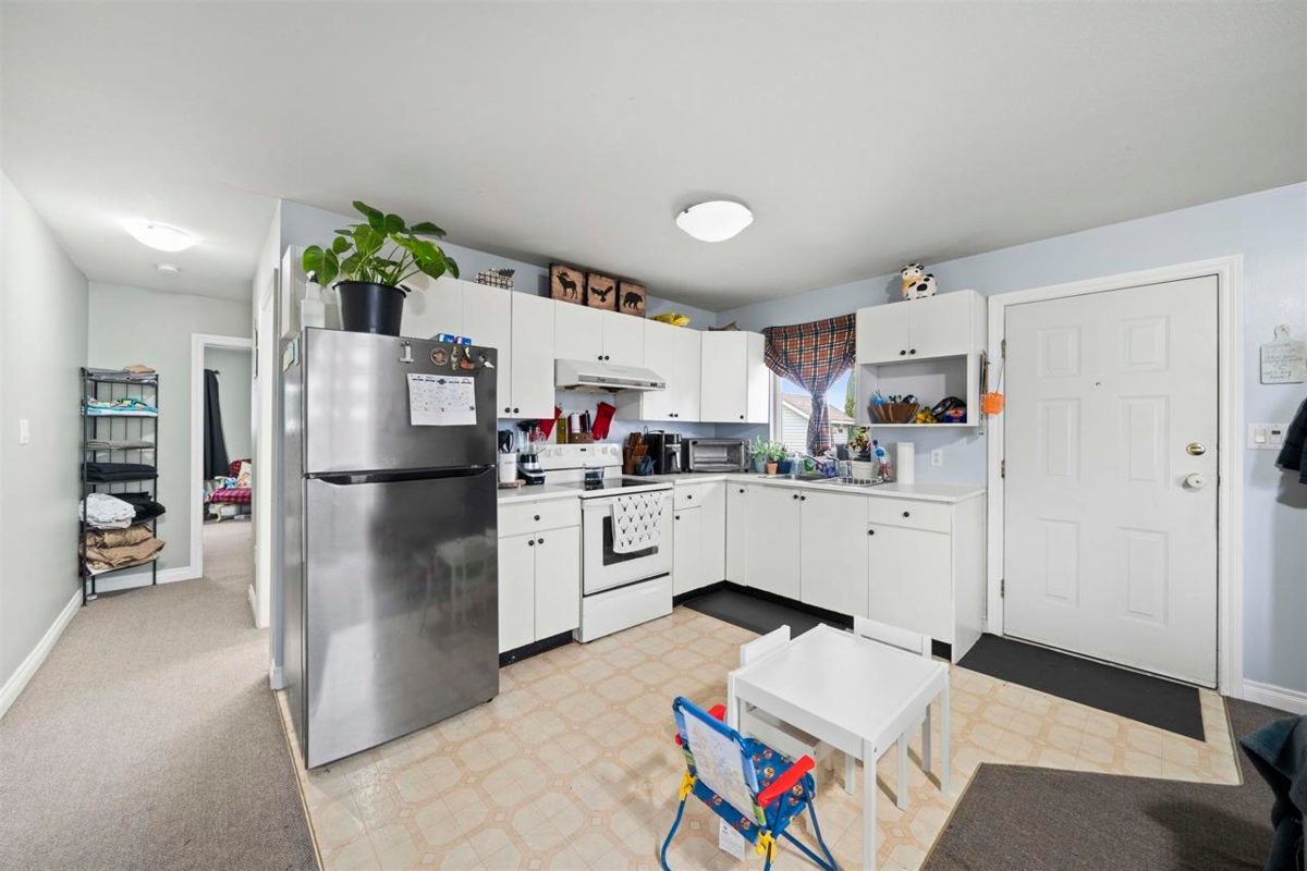 Hallway Photo of 31533 Homestead Crescent, Abbotsford, BC