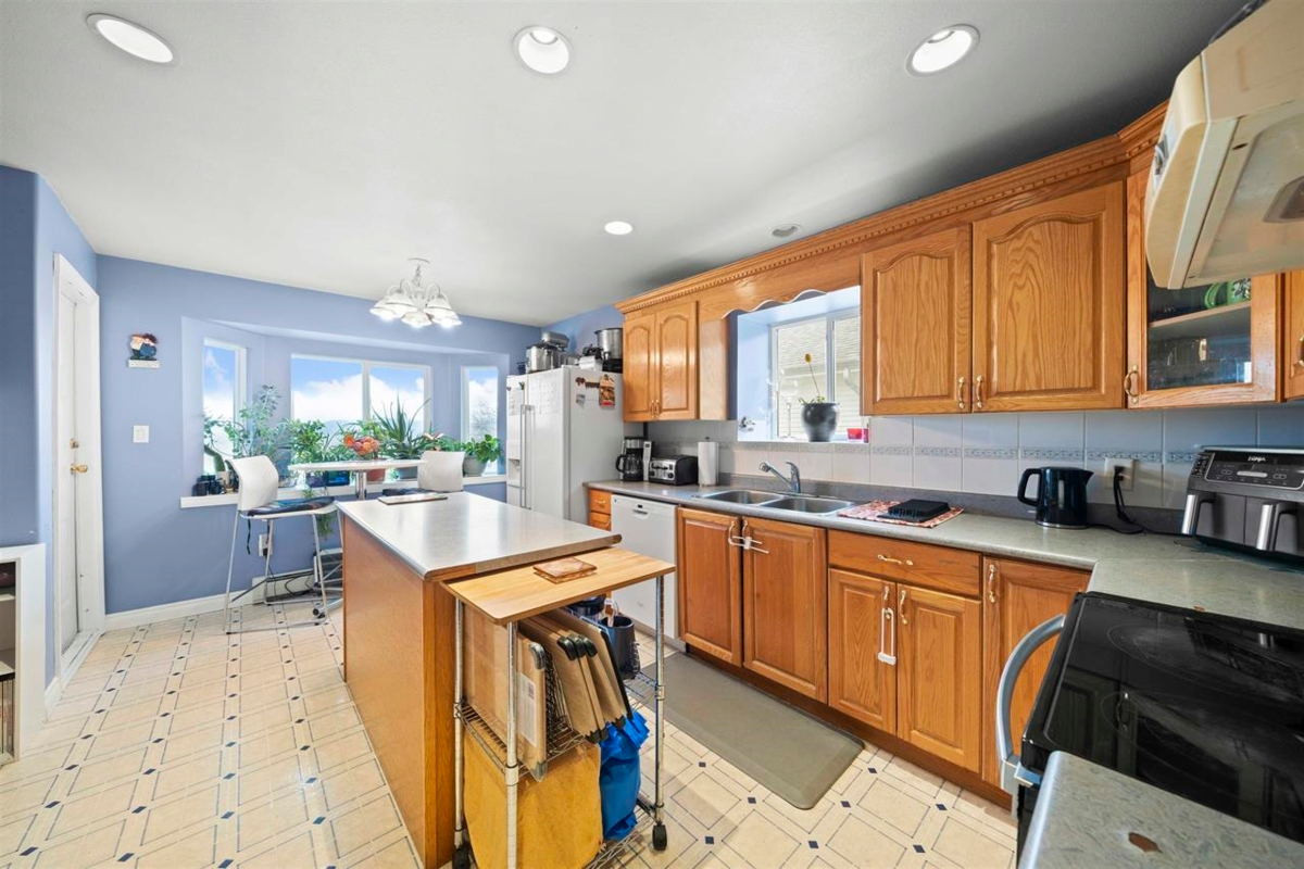Pantry Photo of 31533 Homestead Crescent, Abbotsford, BC