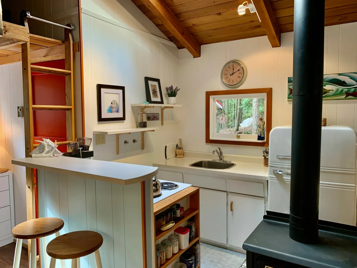 Guest Bathroom Photo of 10 776 Wilks Road, Mayne Island, BC