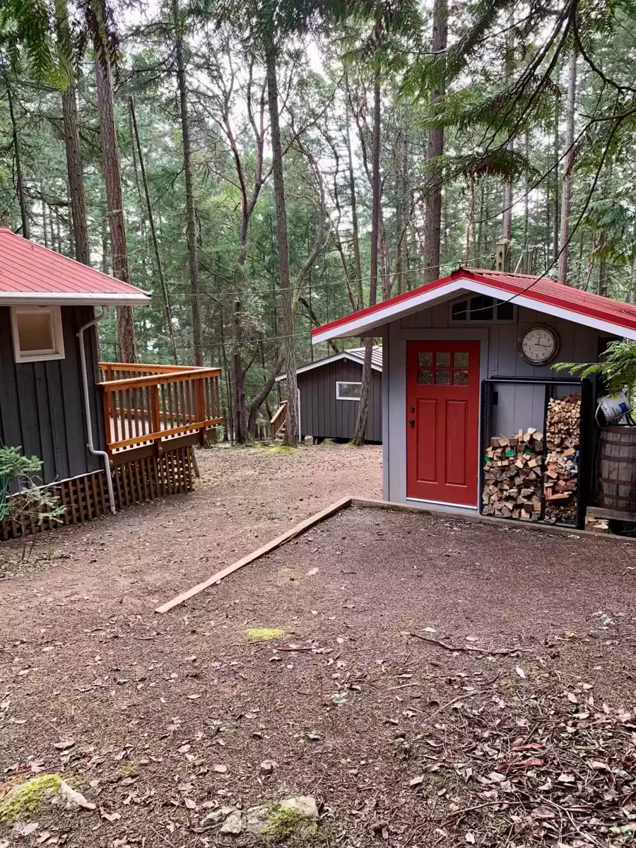 Hallway Photo of 10 776 Wilks Road, Mayne Island, BC
