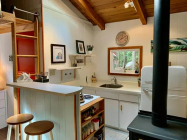 Guest Bathroom Photo of 10 776 Wilks Road, Mayne Island, BC