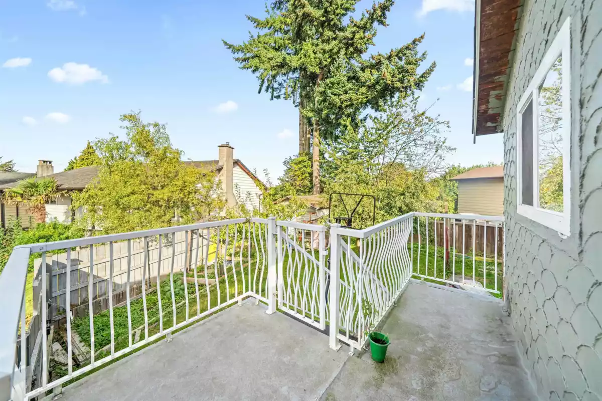 Front Yard Photo of 7060 E Brewster Drive, Delta, BC