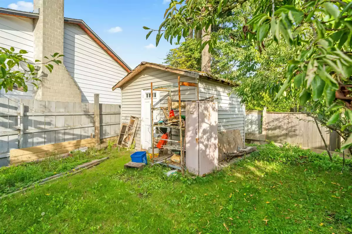 Swimming Pool Photo of 7060 E Brewster Drive, Delta, BC