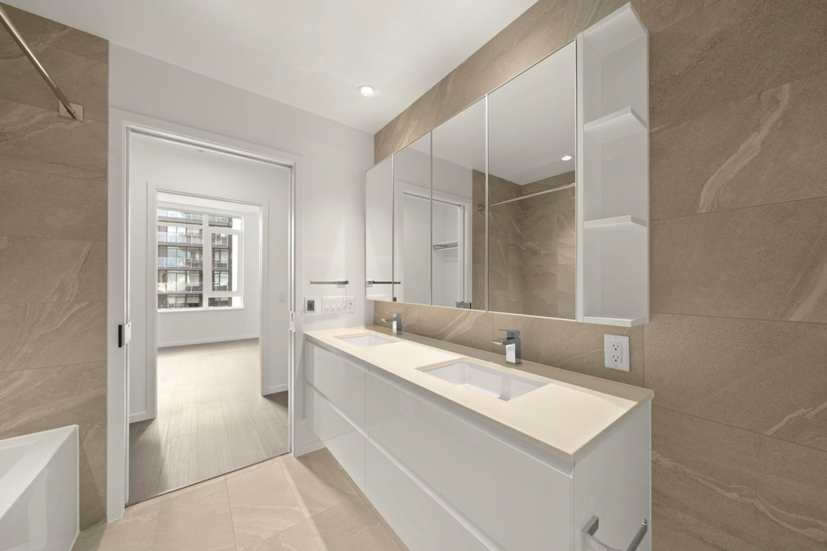 Primary Bathroom Photo of 721 6300 Minoru Boulevard, Richmond, BC