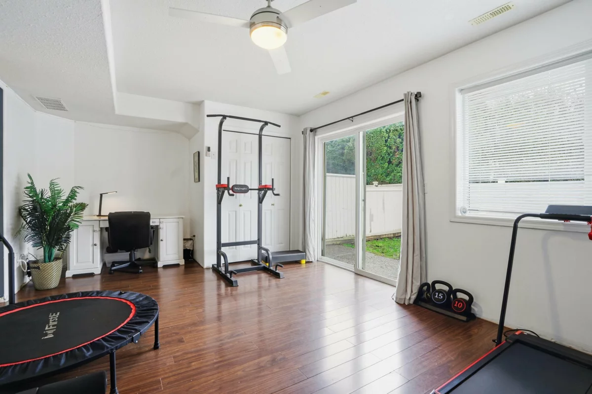 Entry Foyer Photo of 28 45286 Watson Road, Chilliwack, BC