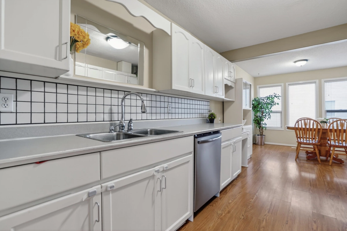 Kitchen Island Photo of 28 45286 Watson Road, Chilliwack, BC