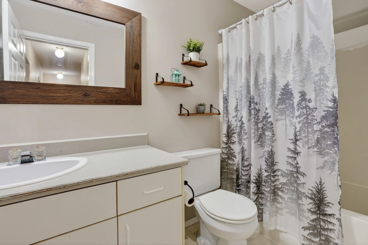 Laundry Room Photo of 28 45286 Watson Road, Chilliwack, BC