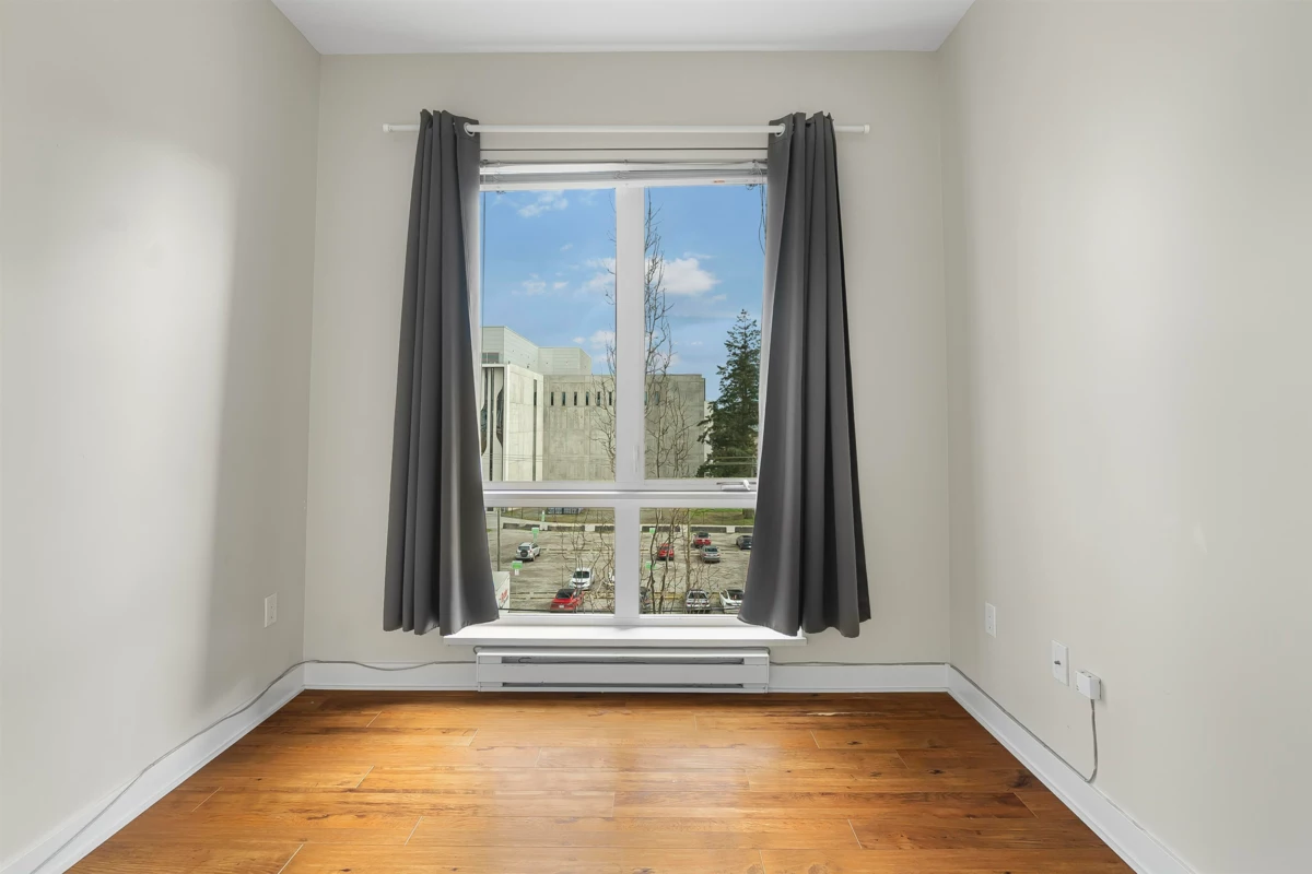 Kitchen Island Photo of 404 13339 102a, Surrey, BC