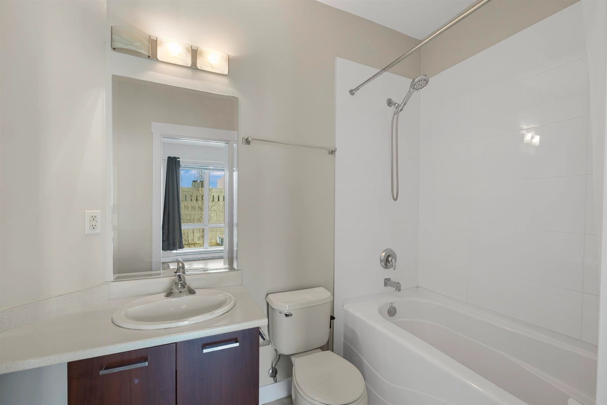 Kitchen Photo of 404 13339 102a, Surrey, BC