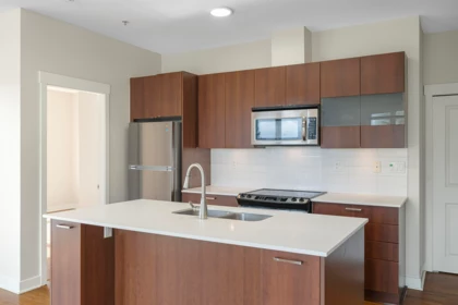 404 13339 102a, Surrey, BC