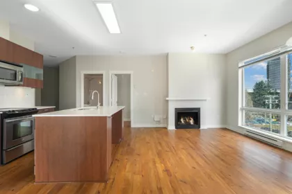 404 13339 102a, Surrey, BC