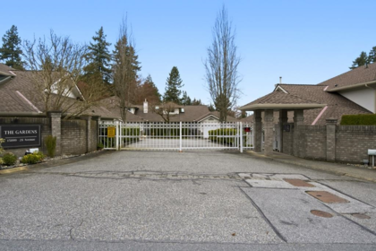 Front exterior of 5 15099 28 Avenue, Surrey, BC