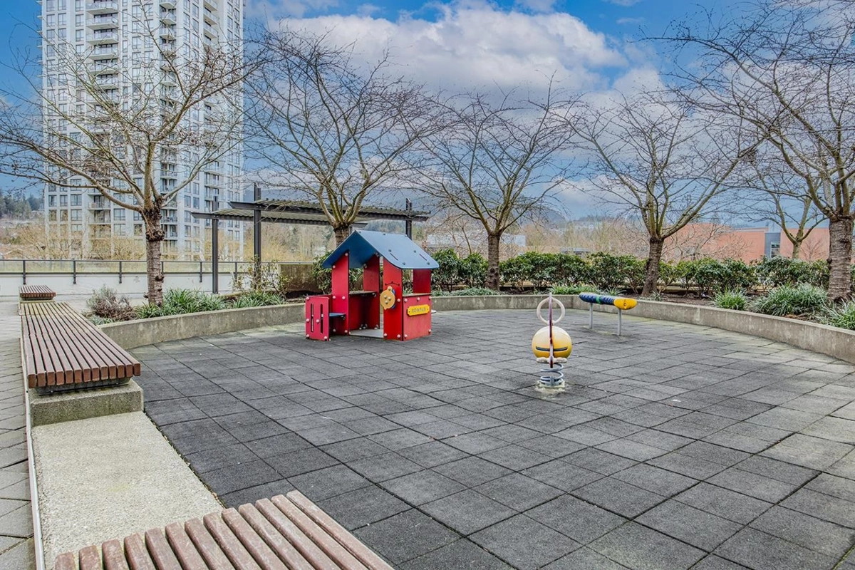 Office / Den Photo of 1103 3007 Glen Drive, Coquitlam, BC