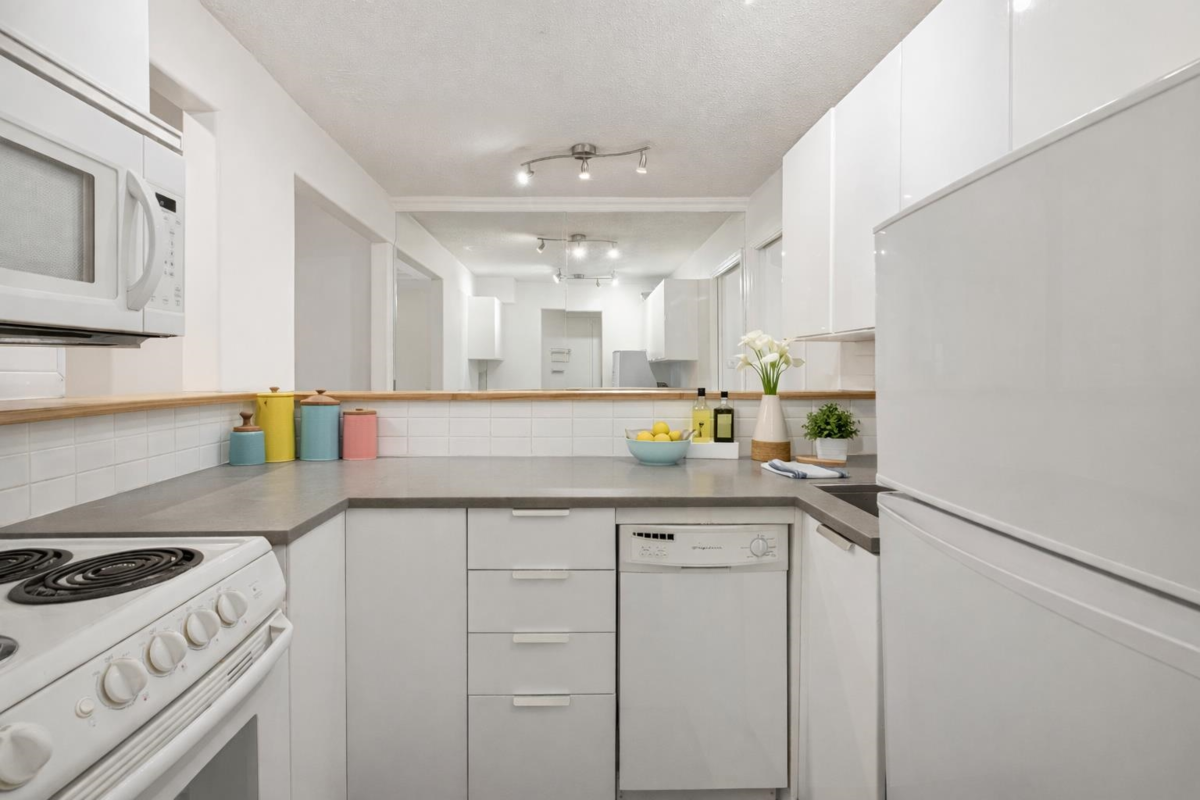 Breakfast Nook Photo of 107 350 E 5th Avenue, Vancouver, BC