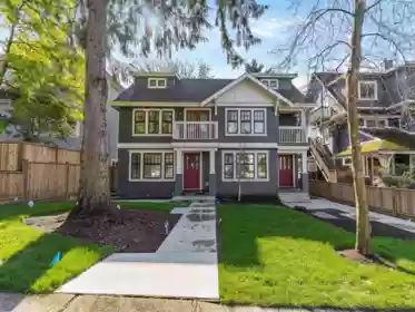 2568 W 2nd Avenue, Vancouver, BC, Kitsilano — 4 bed half duplex for sale