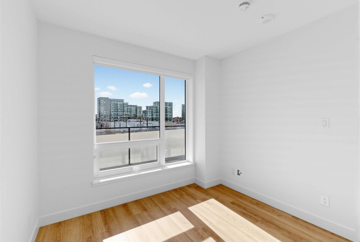 Primary Bathroom Photo of 407 7977 Lansdowne Road, Richmond, BC