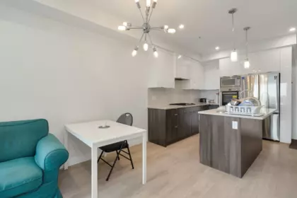 Office / Den Photo of A404 14468 72 Avenue, Surrey, BC