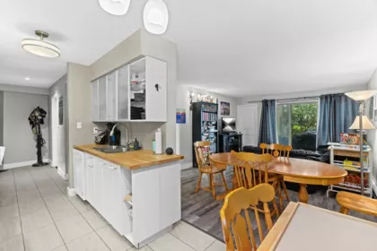 112 9847 Manchester Drive, Burnaby, BC, Burnaby — Apartment/Condo for sale