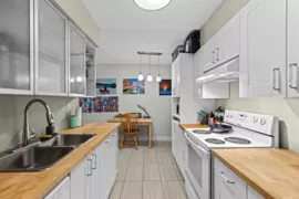 112 9847 Manchester Drive, Burnaby, BC