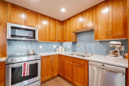 402 1281 Parkgate Avenue, North Vancouver, BC, North Vancouver — Apartment/Condo for sale