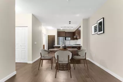 233 9399 Odlin Road, Richmond, BC, Richmond — Apartment/Condo for sale