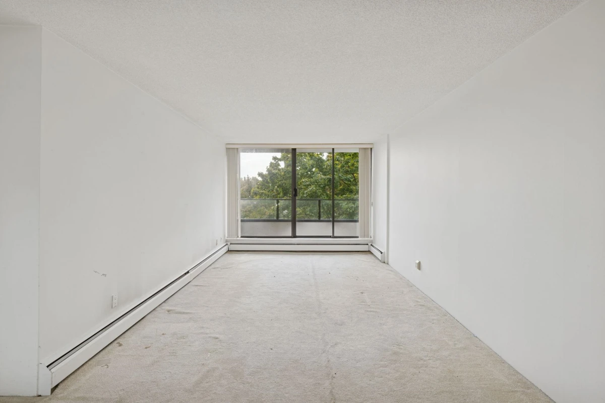 Living Room Photo of 301 1995 Beach Avenue, Vancouver, BC