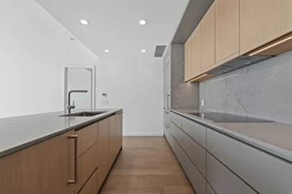 Walk-In Closet Photo of 602 3963 Uplands Way, West Vancouver, BC