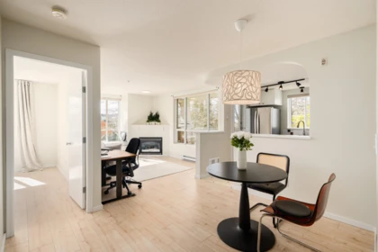 204 6833 Village Green, Burnaby, BC, Burnaby — Apartment/Condo for sale