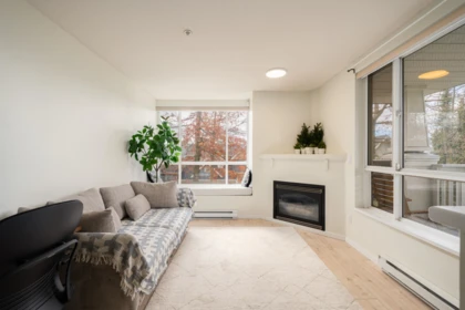 204 6833 Village Green, Burnaby, BC, Burnaby — Apartment/Condo for sale