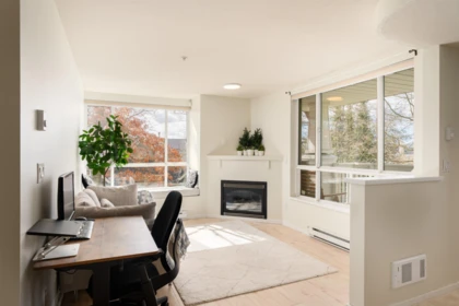 204 6833 Village Green, Burnaby, BC, Burnaby — Apartment/Condo for sale