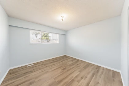 Basement Recreation Room Photo of 3206 Adanac Street, Vancouver, BC