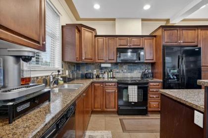 Kitchen Photo of 100 45893 Chesterfield Avenue, Chilliwack, BC