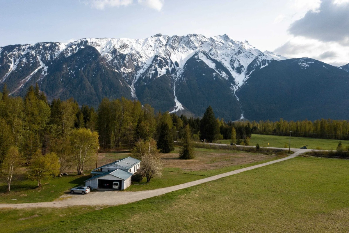 Exterior Front Photo of 1691 Highway 99, Pemberton, BC