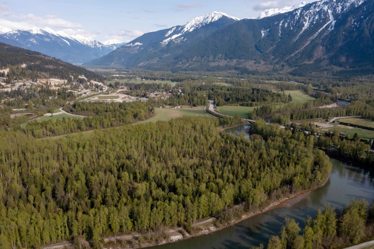 Family Room Photo of 1691 Highway 99, Pemberton, BC