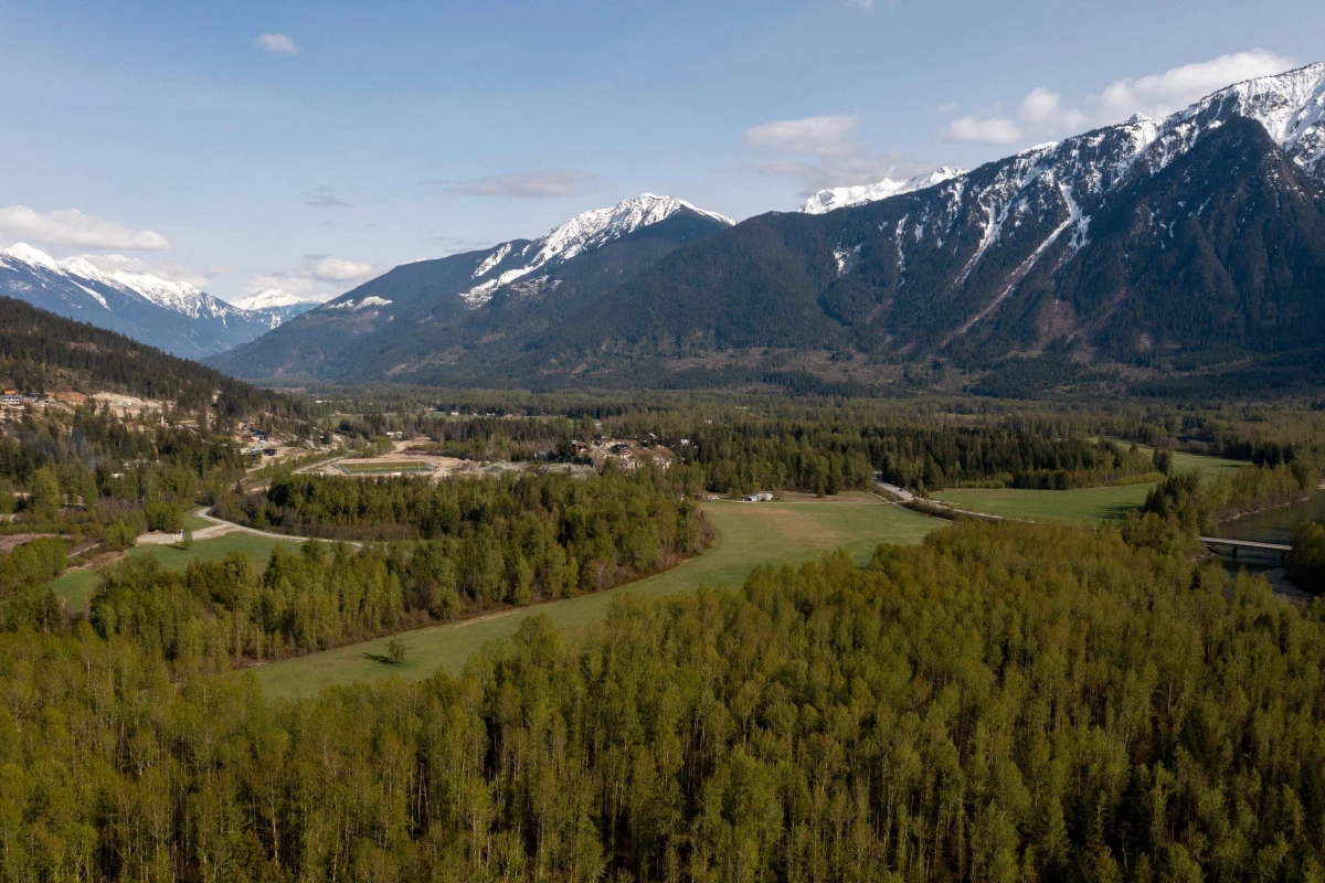 Living Room Photo of 1691 Highway 99, Pemberton, BC
