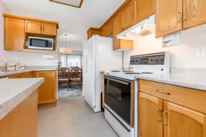 Kitchen Island Photo of 31 1973 Winfield Drive, Abbotsford, BC