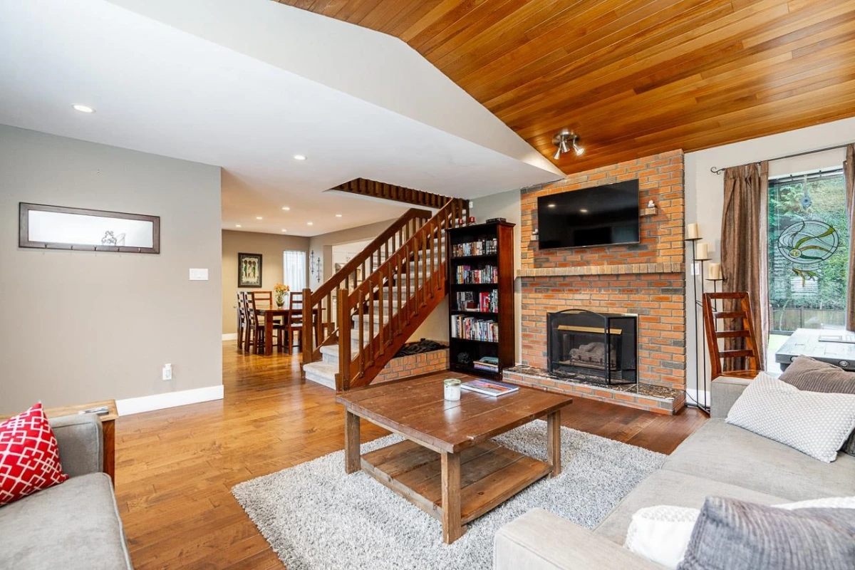 Dining Area Photo of 11826 Alderwood Crescent, Delta, BC