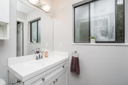 Powder Room Photo of 11826 Alderwood Crescent, Delta, BC